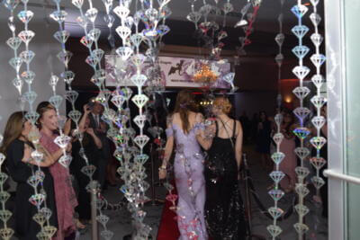 Chicas en su noche de graduación
