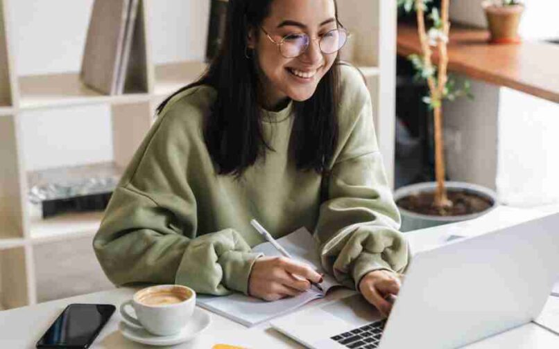 estudiante en línea